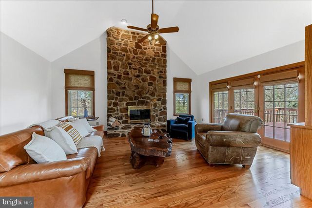 971 DERRING LN, Bryn Mawr, PA 19010