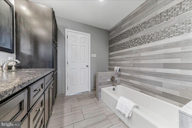 971 DERRING LN, Bryn Mawr, PA 19010