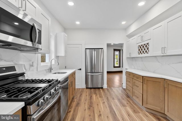 71 CARLTON AVE, Ewing, NJ 08638
