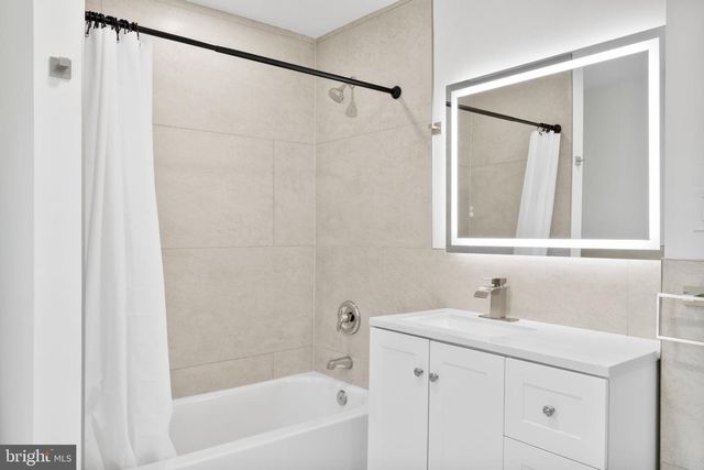 71 CARLTON AVE, Ewing, NJ 08638