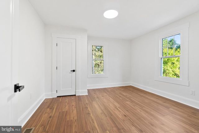 71 CARLTON AVE, Ewing, NJ 08638