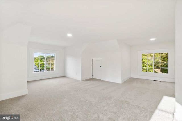 71 CARLTON AVE, Ewing, NJ 08638