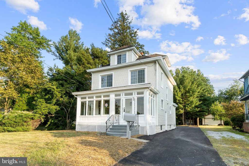 71 CARLTON AVE, Ewing, NJ 08638