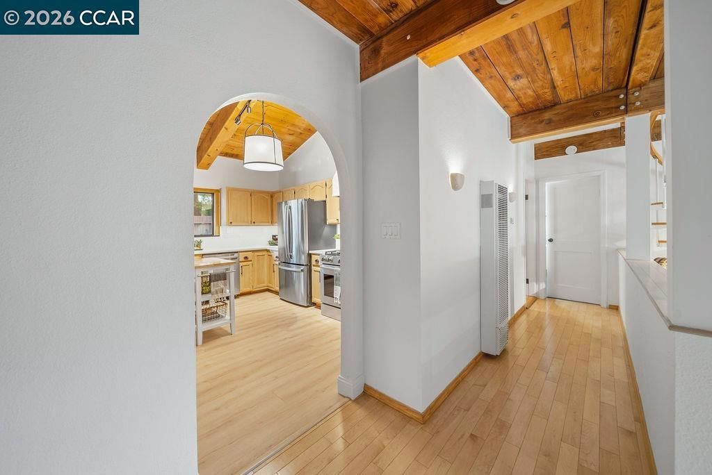 Image 10 of property listing at 18103 La Verne Dr, Los Gatos, CA 95033