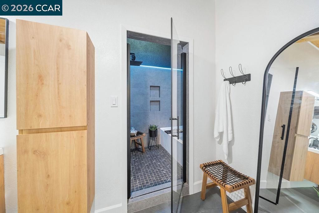Image 28 of property listing at 18103 La Verne Dr, Los Gatos, CA 95033