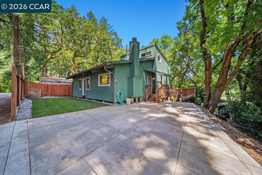Image 36 of property listing at 18103 La Verne Dr, Los Gatos, CA 95033