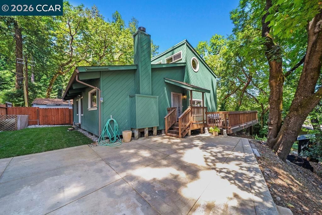 Image 37 of property listing at 18103 La Verne Dr, Los Gatos, CA 95033