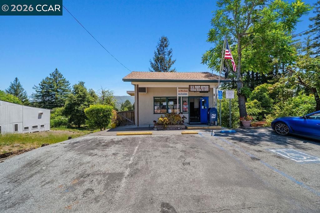 Image 48 of property listing at 18103 La Verne Dr, Los Gatos, CA 95033