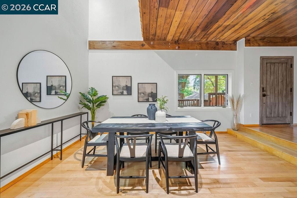 Image 8 of property listing at 18103 La Verne Dr, Los Gatos, CA 95033