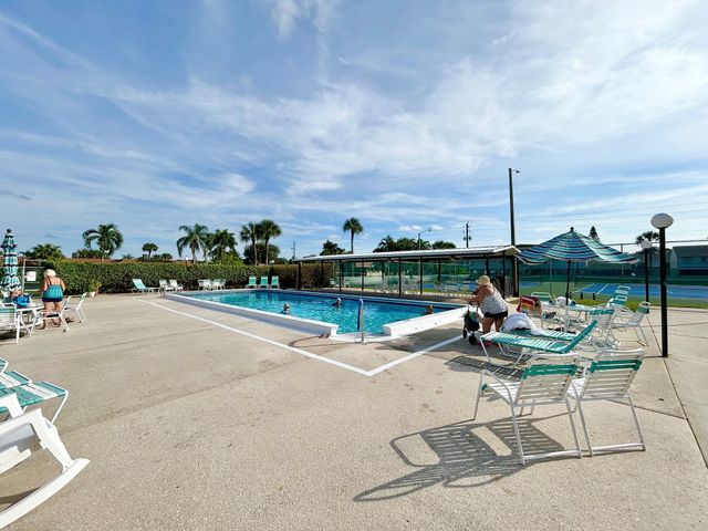 5780 Fernley Drive W 94, West Palm Beach, FL 33415