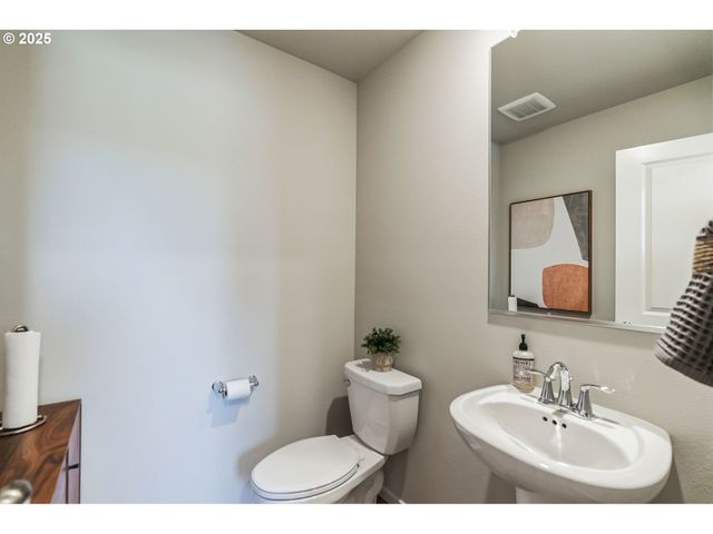 2702 GUNDERSON Ave, Woodburn, OR 97071