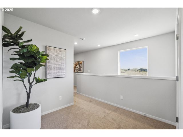 2702 GUNDERSON Ave, Woodburn, OR 97071