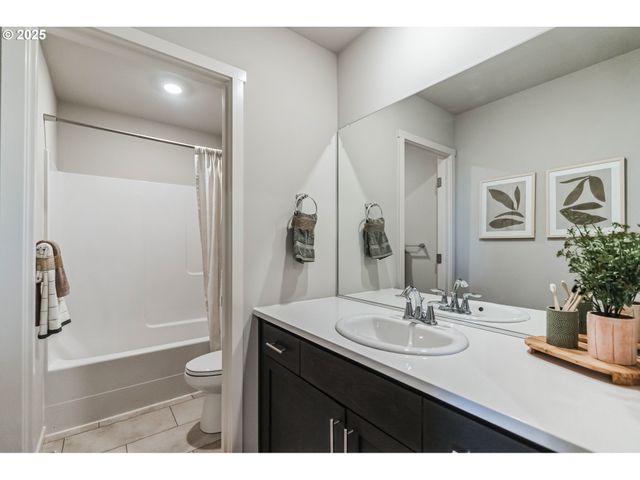 2702 GUNDERSON Ave, Woodburn, OR 97071