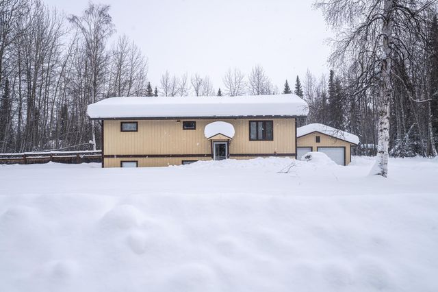2644 LANCELOT DRIVE WEST, North Pole, AK 99705