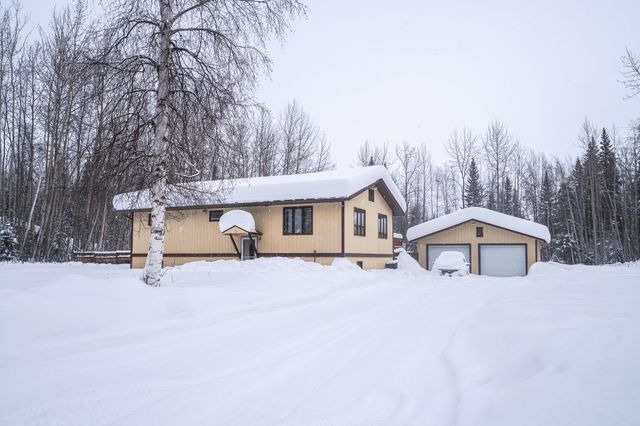 2644 LANCELOT DRIVE WEST, North Pole, AK 99705