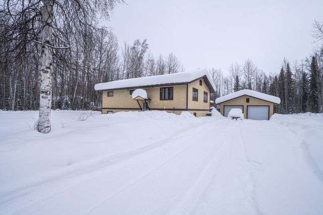 2644 LANCELOT DRIVE WEST, North Pole, AK 99705