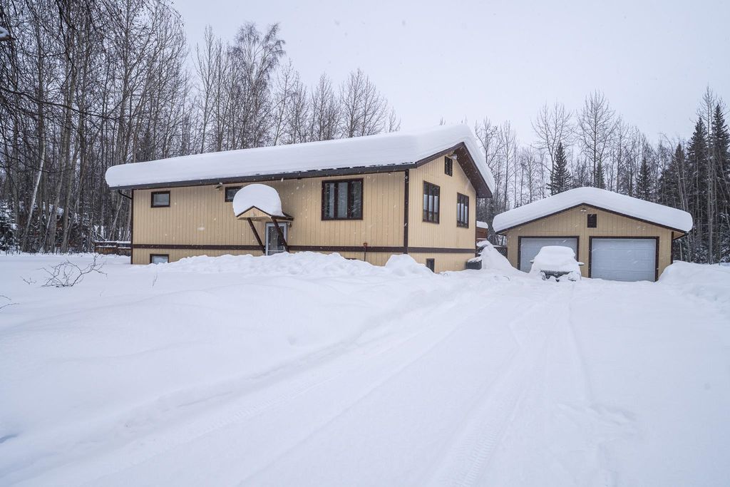 2644 LANCELOT DRIVE WEST, North Pole, AK 99705
