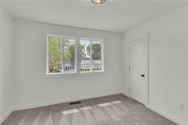 800 Pacific Avenue, Osawatomie, KS 66064