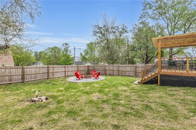 800 Pacific Avenue, Osawatomie, KS 66064