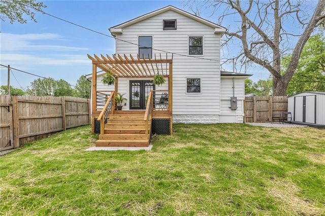 800 Pacific Avenue, Osawatomie, KS 66064