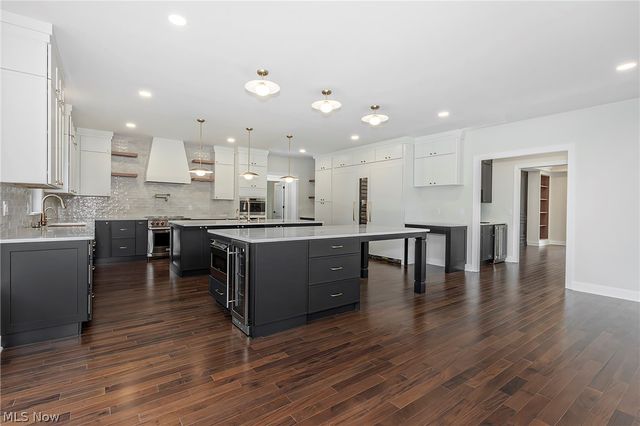 2890 Rocky Ridge Drive, Westlake, OH 44145