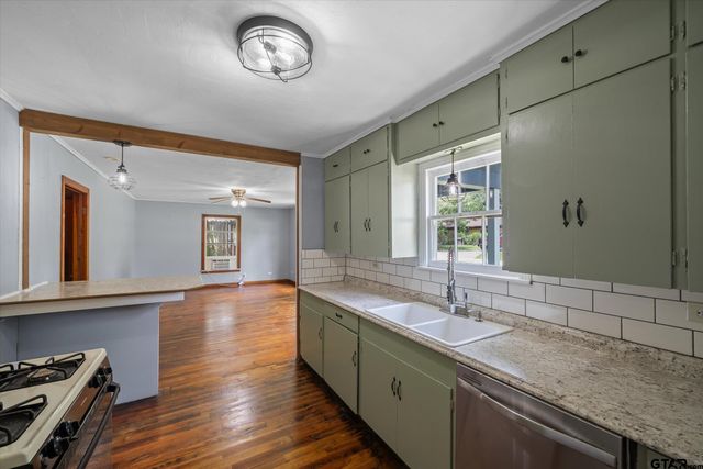 280 E North St, Emory, TX 75440