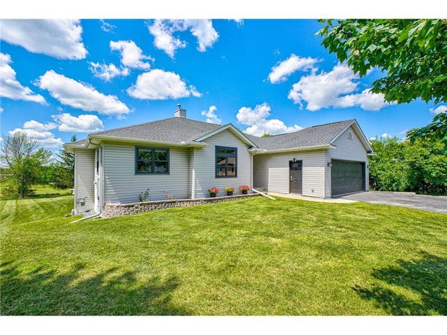 95 Sunwood Valley Lane, River Falls, WI 54022