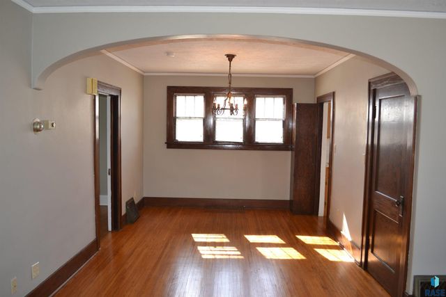 821 W 22nd St Street, Sioux Falls, SD 57105