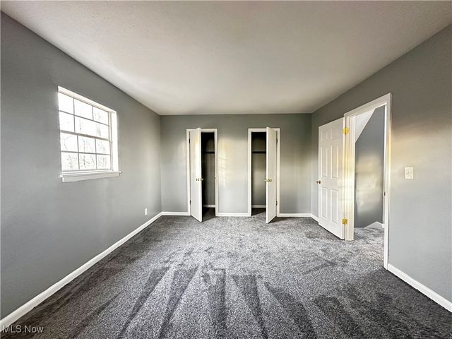 2526 Valley View Drive, Belpre, OH 45714