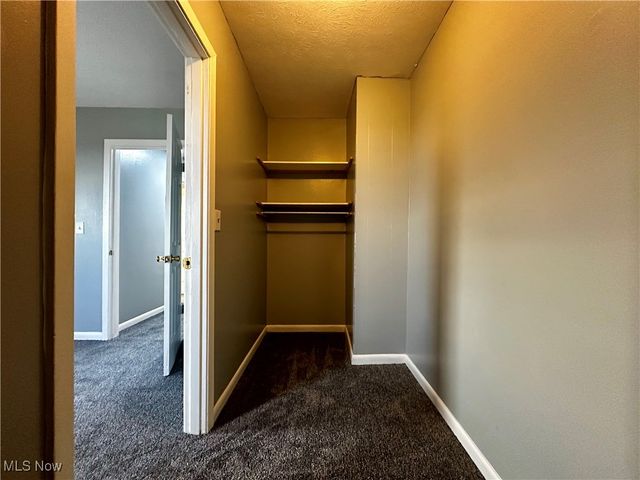 2526 Valley View Drive, Belpre, OH 45714