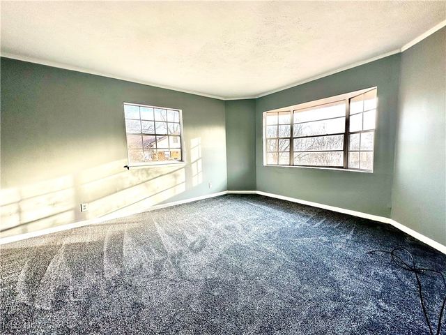 2526 Valley View Drive, Belpre, OH 45714