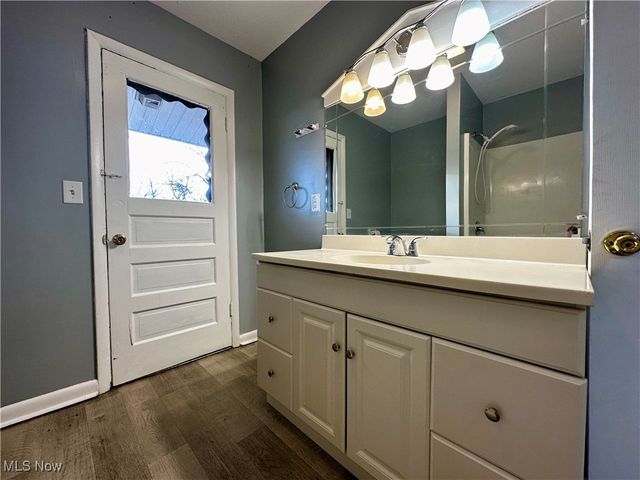 2526 Valley View Drive, Belpre, OH 45714