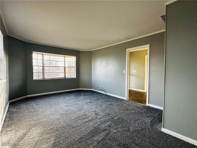 2526 Valley View Drive, Belpre, OH 45714