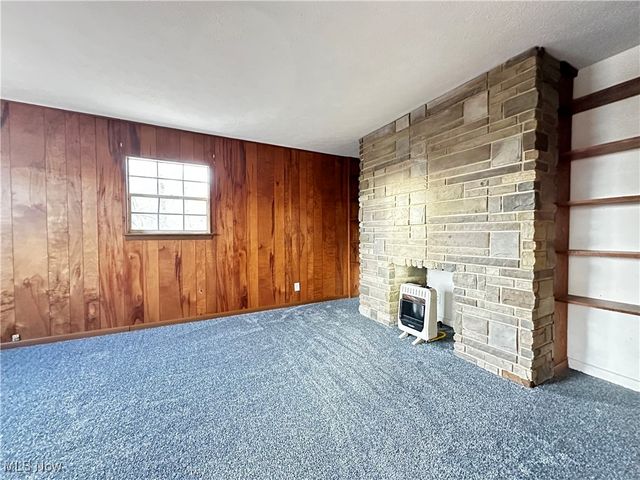 2526 Valley View Drive, Belpre, OH 45714