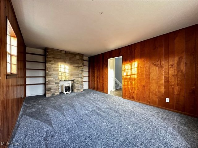 2526 Valley View Drive, Belpre, OH 45714