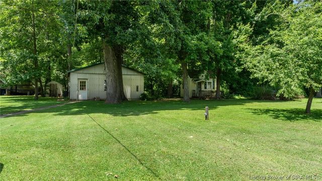 103 Henryville Bluelick Road, Henryville, IN 47126