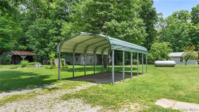 103 Henryville Bluelick Road, Henryville, IN 47126