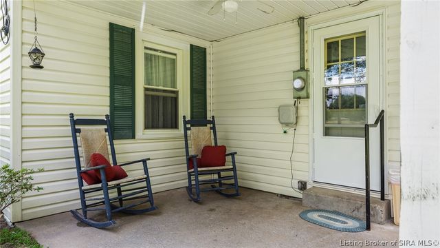 103 Henryville Bluelick Road, Henryville, IN 47126
