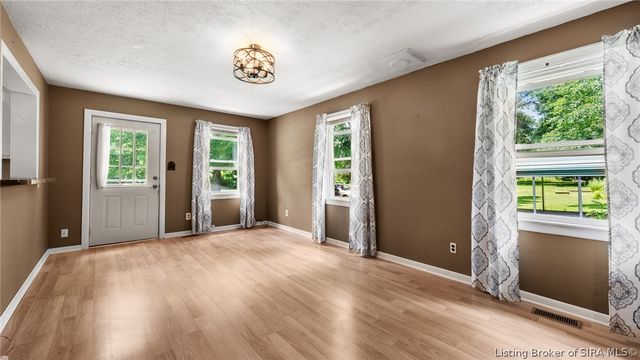 103 Henryville Bluelick Road, Henryville, IN 47126