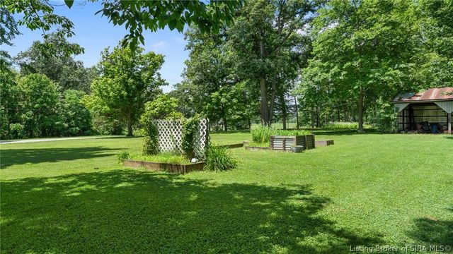 103 Henryville Bluelick Road, Henryville, IN 47126