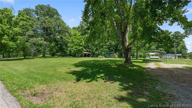 103 Henryville Bluelick Road, Henryville, IN 47126
