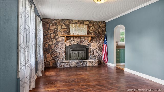 103 Henryville Bluelick Road, Henryville, IN 47126