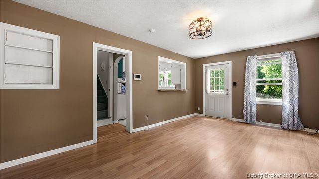 103 Henryville Bluelick Road, Henryville, IN 47126