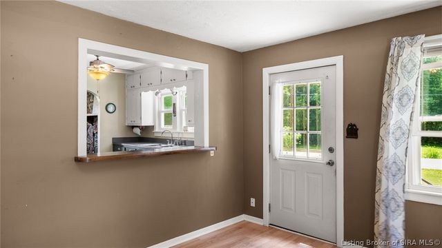 103 Henryville Bluelick Road, Henryville, IN 47126