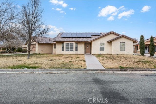 14926 Rivers Edge Road, Helendale, CA 92342