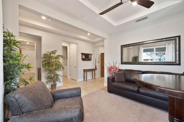 4000 Hovnanian Dr, Sacramento, CA 95834