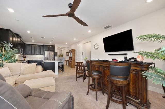 4000 Hovnanian Dr, Sacramento, CA 95834