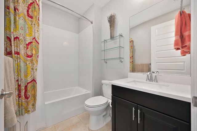 4000 Hovnanian Dr, Sacramento, CA 95834