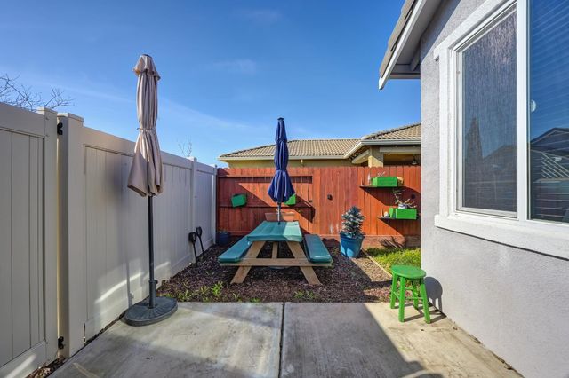 4000 Hovnanian Dr, Sacramento, CA 95834