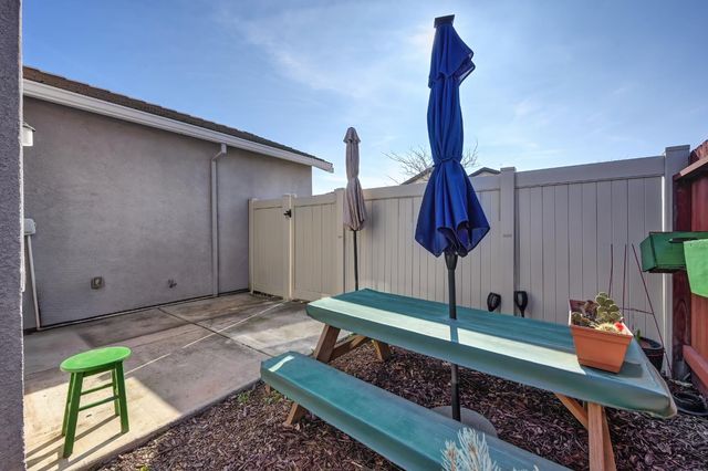 4000 Hovnanian Dr, Sacramento, CA 95834